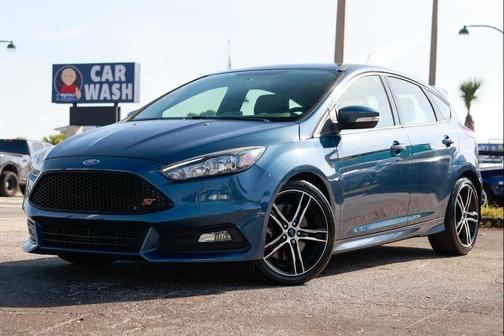 2018 Ford Focus ST 