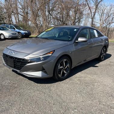Fluid Metal 2023 Hyundai ELANTRA SEL