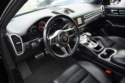 2023 Porsche Cayenne Platinum Edition