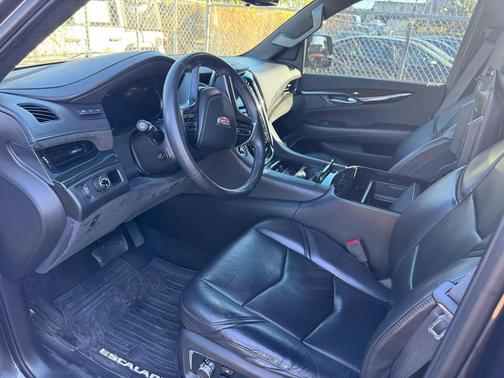 2017 Cadillac Escalade ESV Platinum