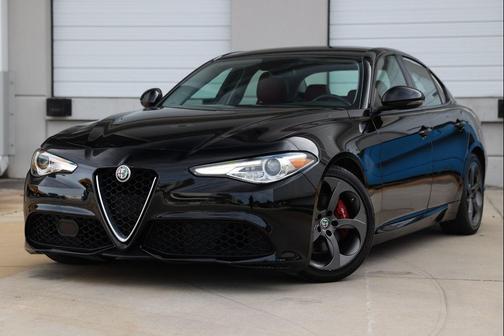 Alfa Black 2019 Alfa Romeo Giulia Sport