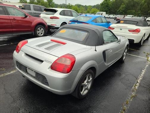 2002 Toyota MR2 .