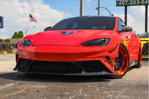 2023 Tesla Model S Plaid