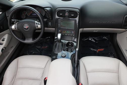 Arctic White 2011 Chevrolet Corvette 3LT