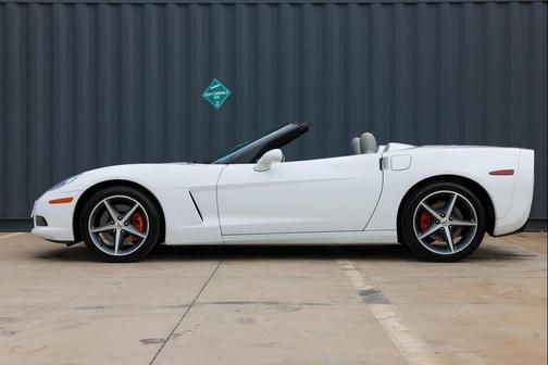 Arctic White 2011 Chevrolet Corvette 3LT