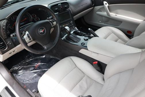 Arctic White 2011 Chevrolet Corvette 3LT