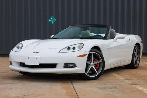 Arctic White 2011 Chevrolet Corvette 3LT