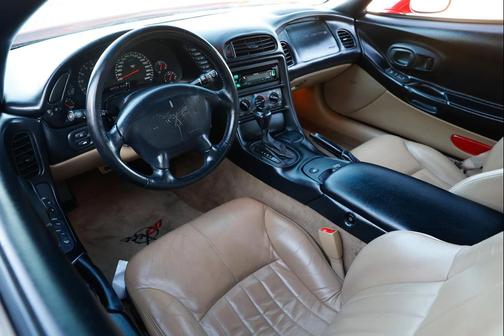 2000 Chevrolet Corvette Base