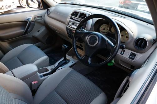 2000 Toyota RAV4 Base