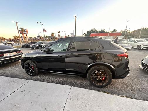 2022 Alfa Romeo Stelvio Quadrifoglio