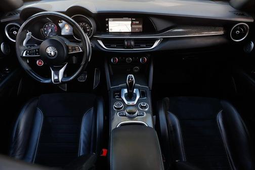 2022 Alfa Romeo Stelvio Quadrifoglio