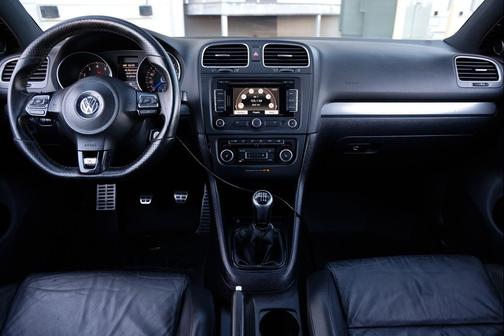 2012 Volkswagen Golf R 4-Door w/DCC & Navigation