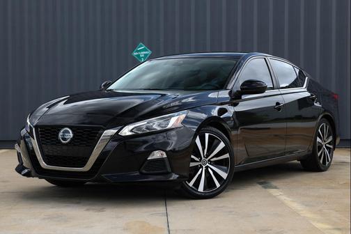 Super Black 2020 Nissan Altima SR FWD