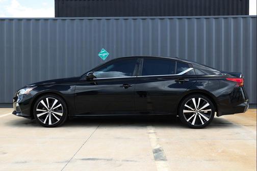 Super Black 2020 Nissan Altima SR FWD