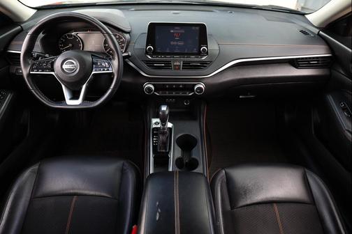 Super Black 2020 Nissan Altima SR FWD