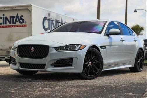 2017 Jaguar XE 35t R-Sport