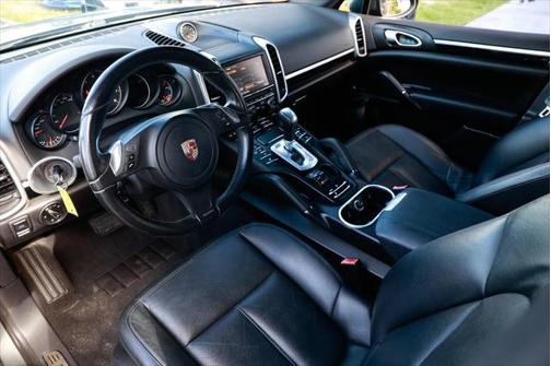 2014 Porsche Cayenne Platinum Edition