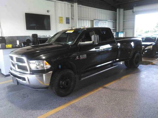 2018 RAM 3500 Tradesman Crew Cab 4x4 8' Box