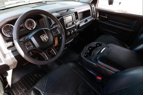 2018 RAM 3500 Tradesman Crew Cab 4x4 8' Box