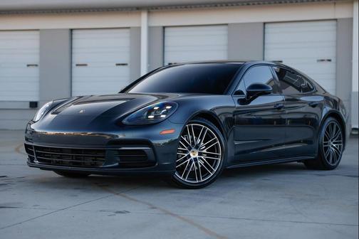 2018 Porsche Panamera 4