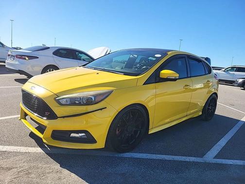 2017 Ford Focus ST 