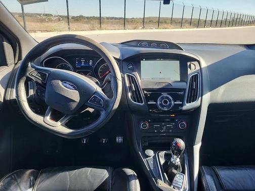 2017 Ford Focus ST 