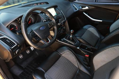2017 Ford Focus ST 
