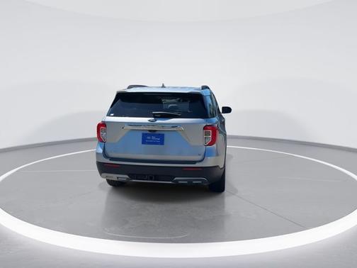 ICONIC SILVER METALLIC 2020 Ford Explorer XLT