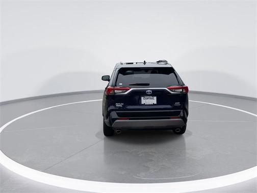 2020 Toyota RAV4 Hybrid SE