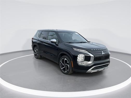 2023 Mitsubishi Outlander SE