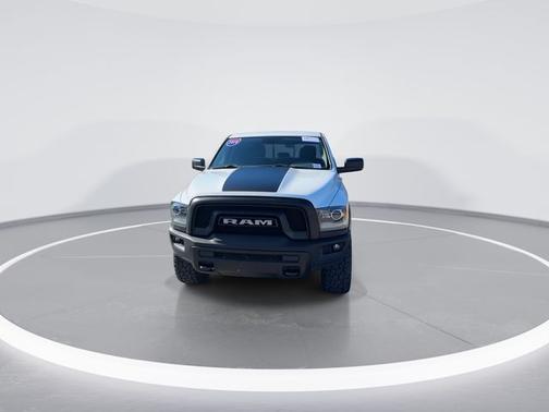 Bright White Clearcoat 2019 RAM 1500 Classic SLT