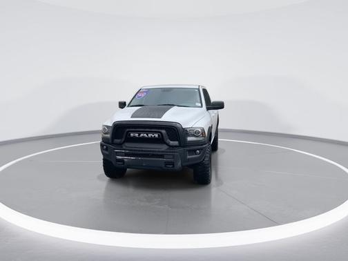 Bright White Clearcoat 2019 RAM 1500 Classic SLT