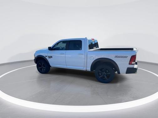 Bright White Clearcoat 2019 RAM 1500 Classic SLT