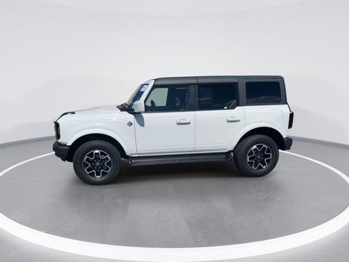 OXFORD WHITE 2025 Ford Bronco OUTER BANKS