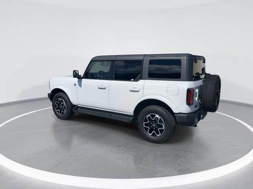 OXFORD WHITE 2025 Ford Bronco OUTER BANKS