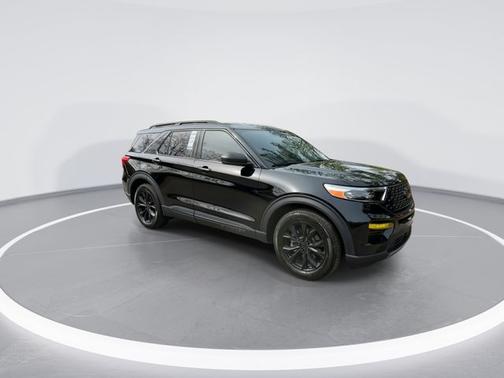 AGATE BLACK METALLIC 2023 Ford Explorer XLT