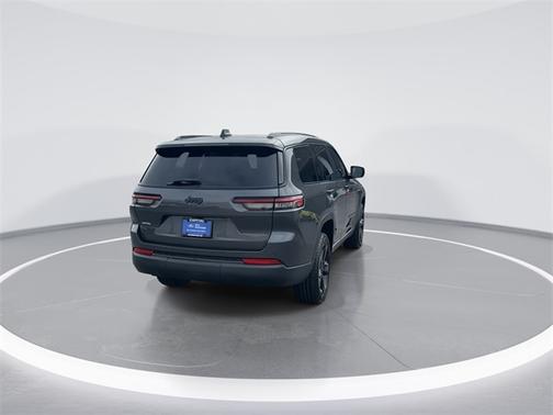 2022 Jeep Grand Cherokee LAREDO
