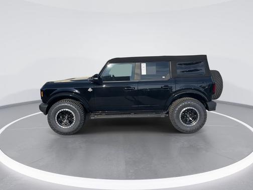 SHADOW BLACK 2023 Ford Bronco