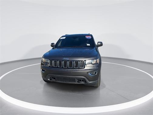 2020 Jeep Grand Cherokee LAREDO