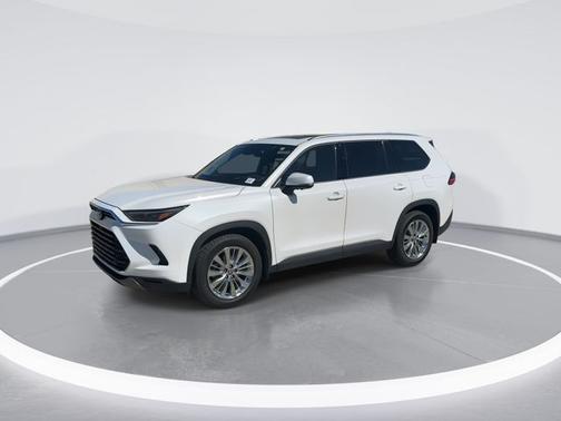 White 2024 Toyota Grand Highlander