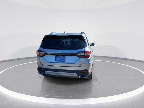 Silver 2025 Honda Pilot TOURING