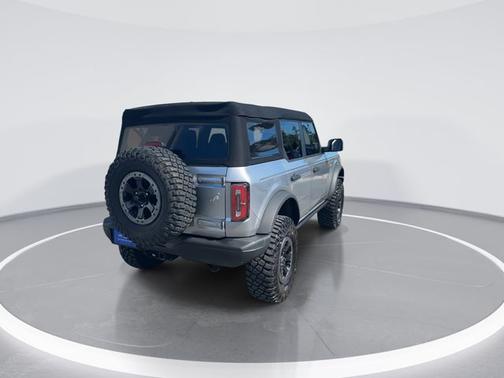 ICONIC SILVER METALLIC 2023 Ford Bronco