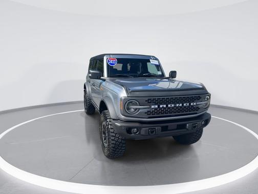 ICONIC SILVER METALLIC 2023 Ford Bronco