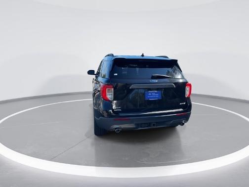 AGATE BLACK METALLIC 2022 Ford Explorer XLT