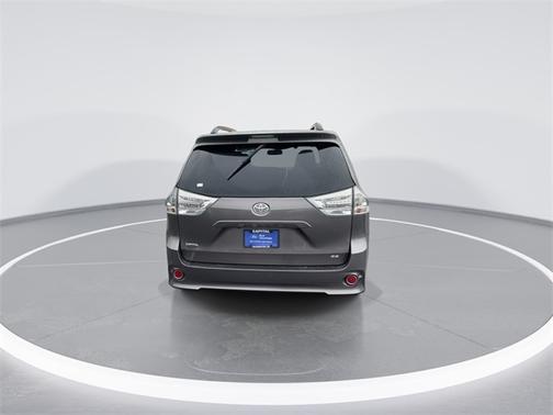 2017 Toyota Sienna 