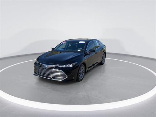 2022 Toyota Avalon Hybrid XLE Plus
