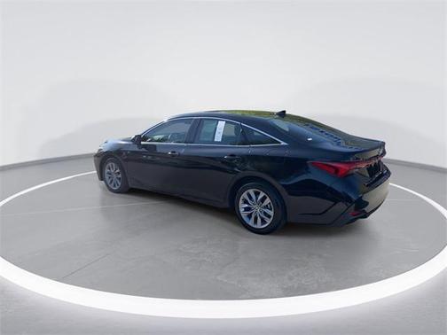 2022 Toyota Avalon Hybrid XLE Plus