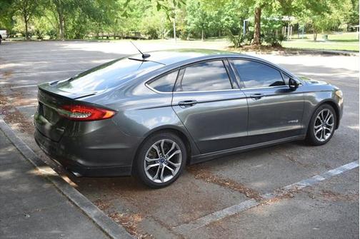 2017 Ford Fusion Hybrid SE