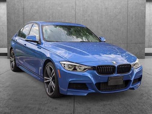 Photo 3 of 17 of 2017 BMW 340 i xDrive