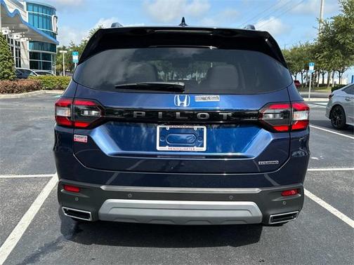 2025 Honda Pilot Touring 8-Passenger